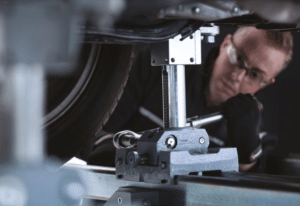 mesa alinhadora para estiramento de chassis e monobloco 106 series spanesi