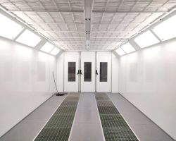 Interior da cabine de Pintura Automotiva Tramontana marca GDM